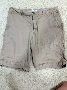 Goodfellow & Co Men’s Light Brown Flat Front Chino Shorts
